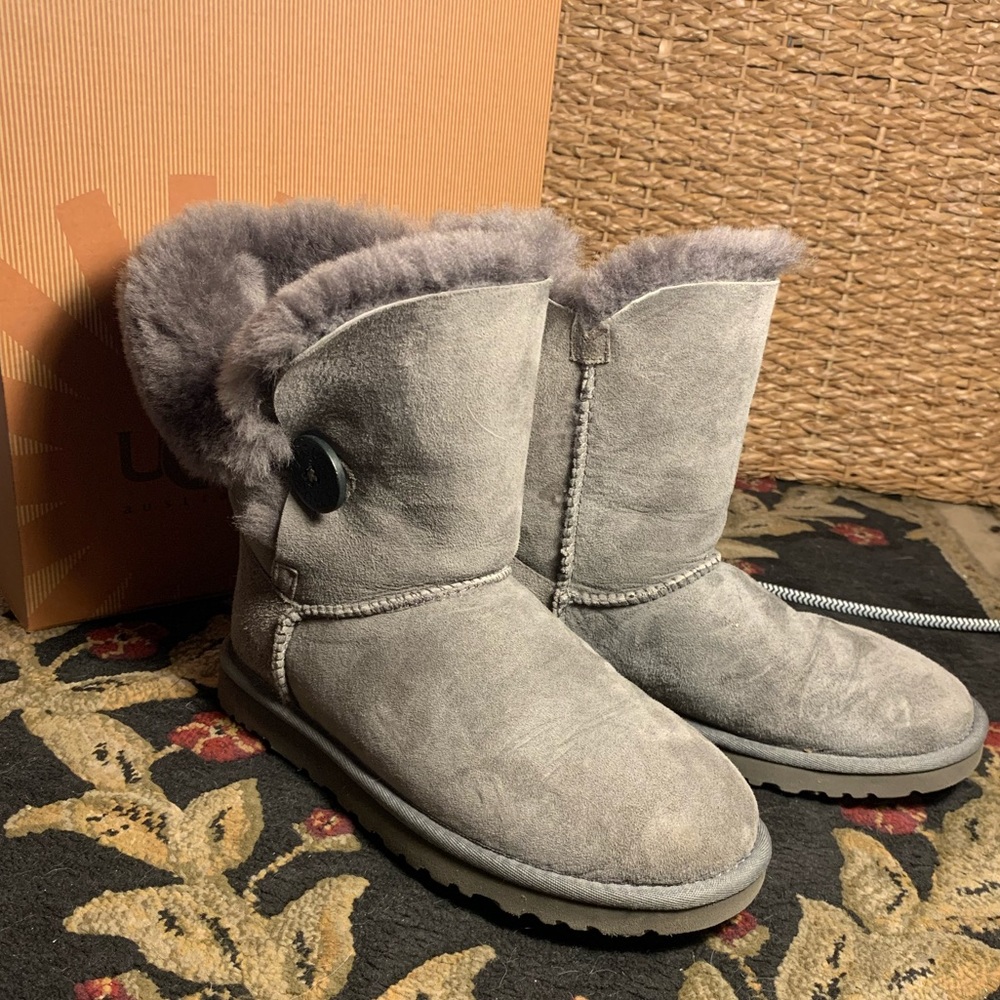 🐻‍❄️UGG AUSTRALIA BAILEY BUTTON🐻‍❄️